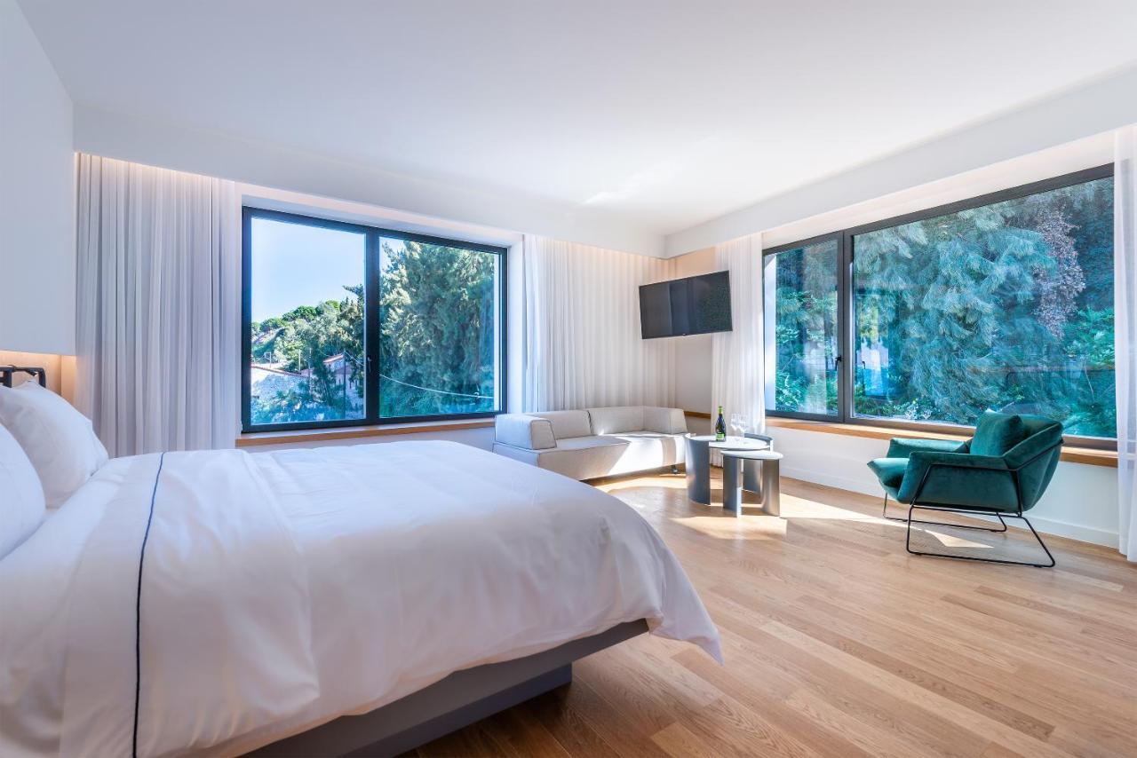 Amario Suites Hotel Aigio Exteriör bild