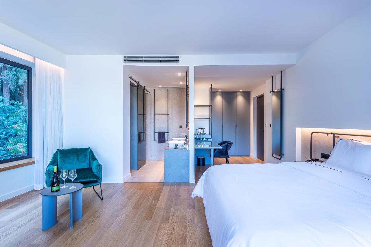 Amario Suites Hotel Aigio Exteriör bild
