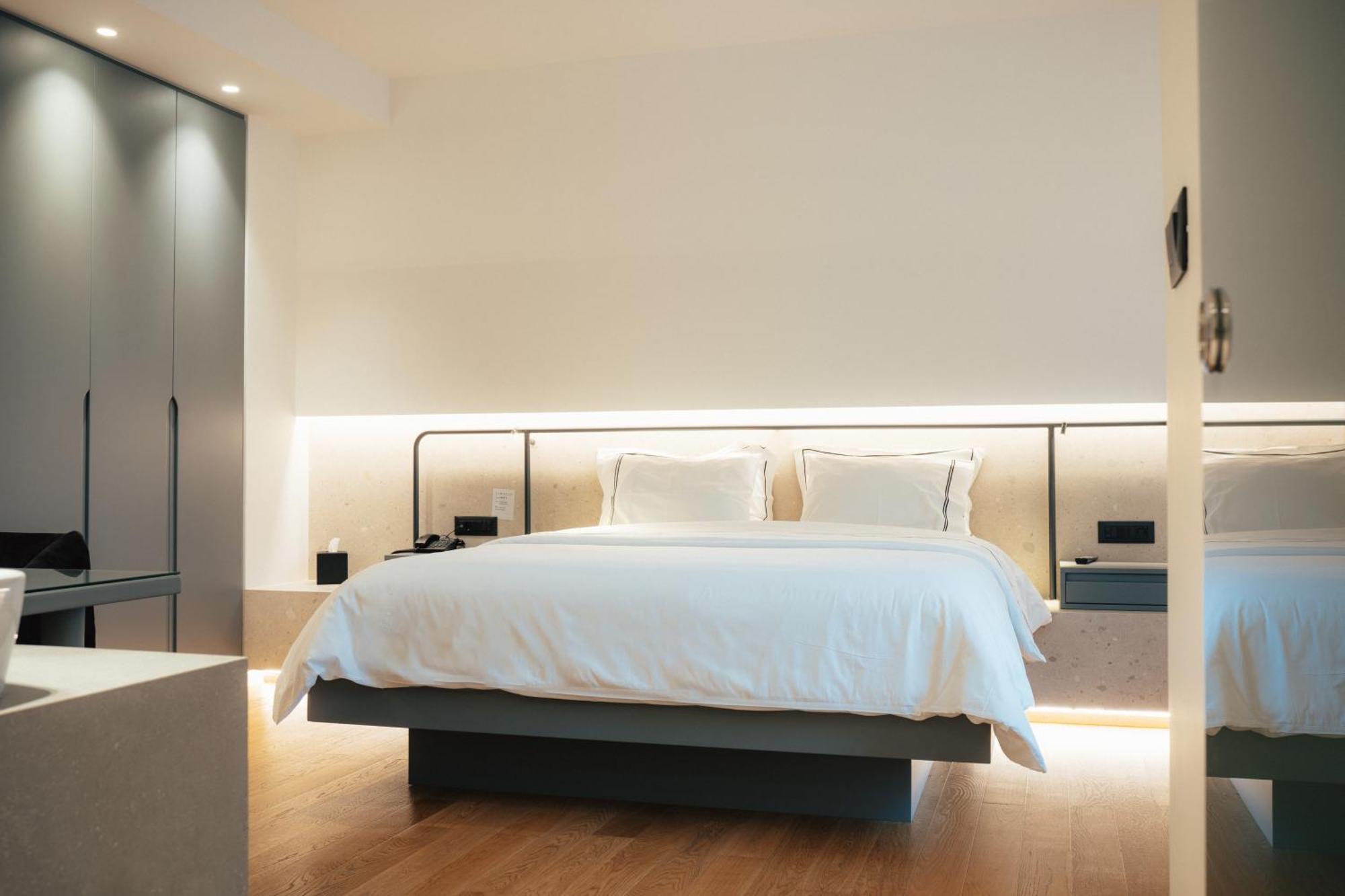Amario Suites Hotel Aigio Exteriör bild