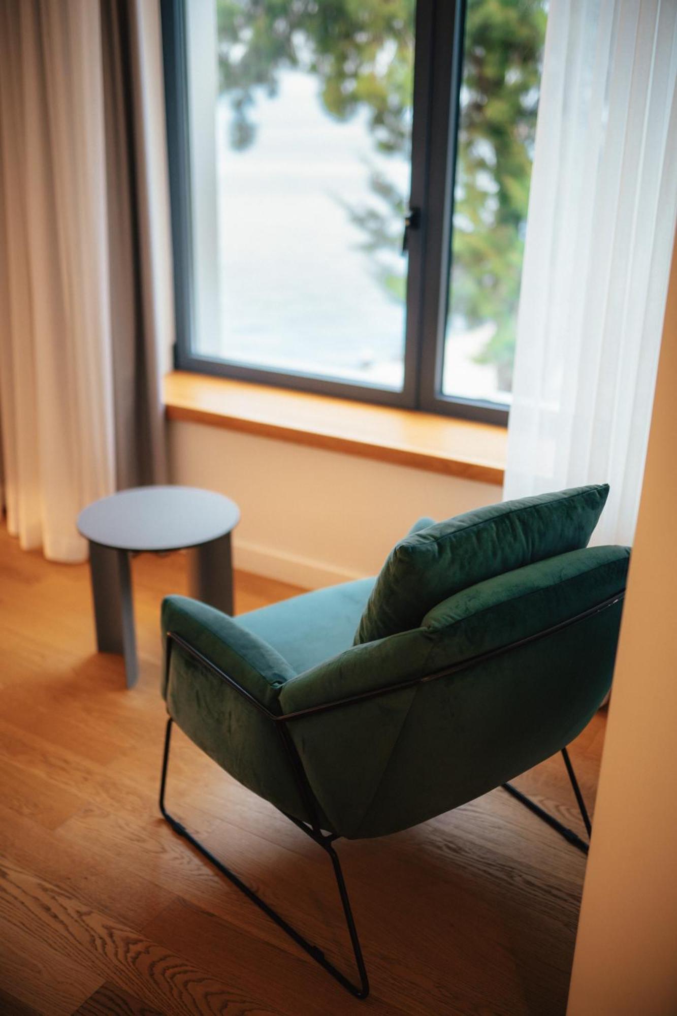 Amario Suites Hotel Aigio Exteriör bild