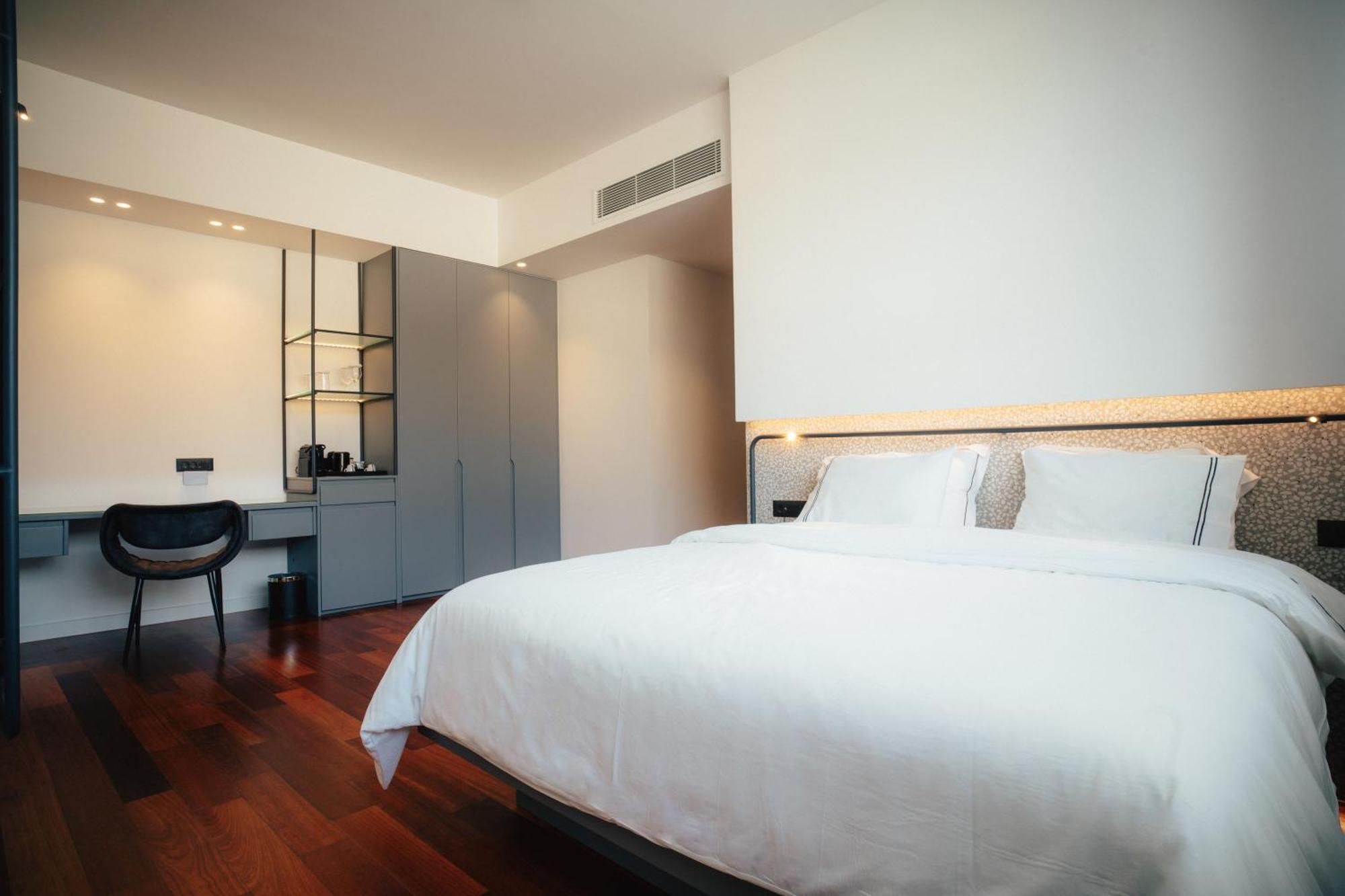 Amario Suites Hotel Aigio Exteriör bild
