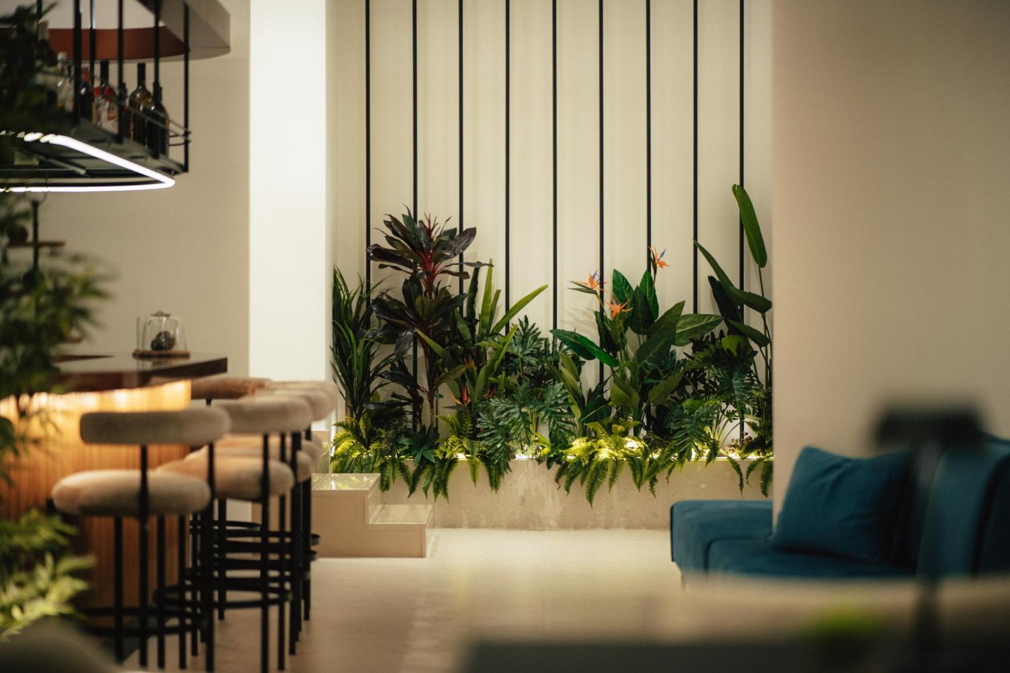 Amario Suites Hotel Aigio Exteriör bild