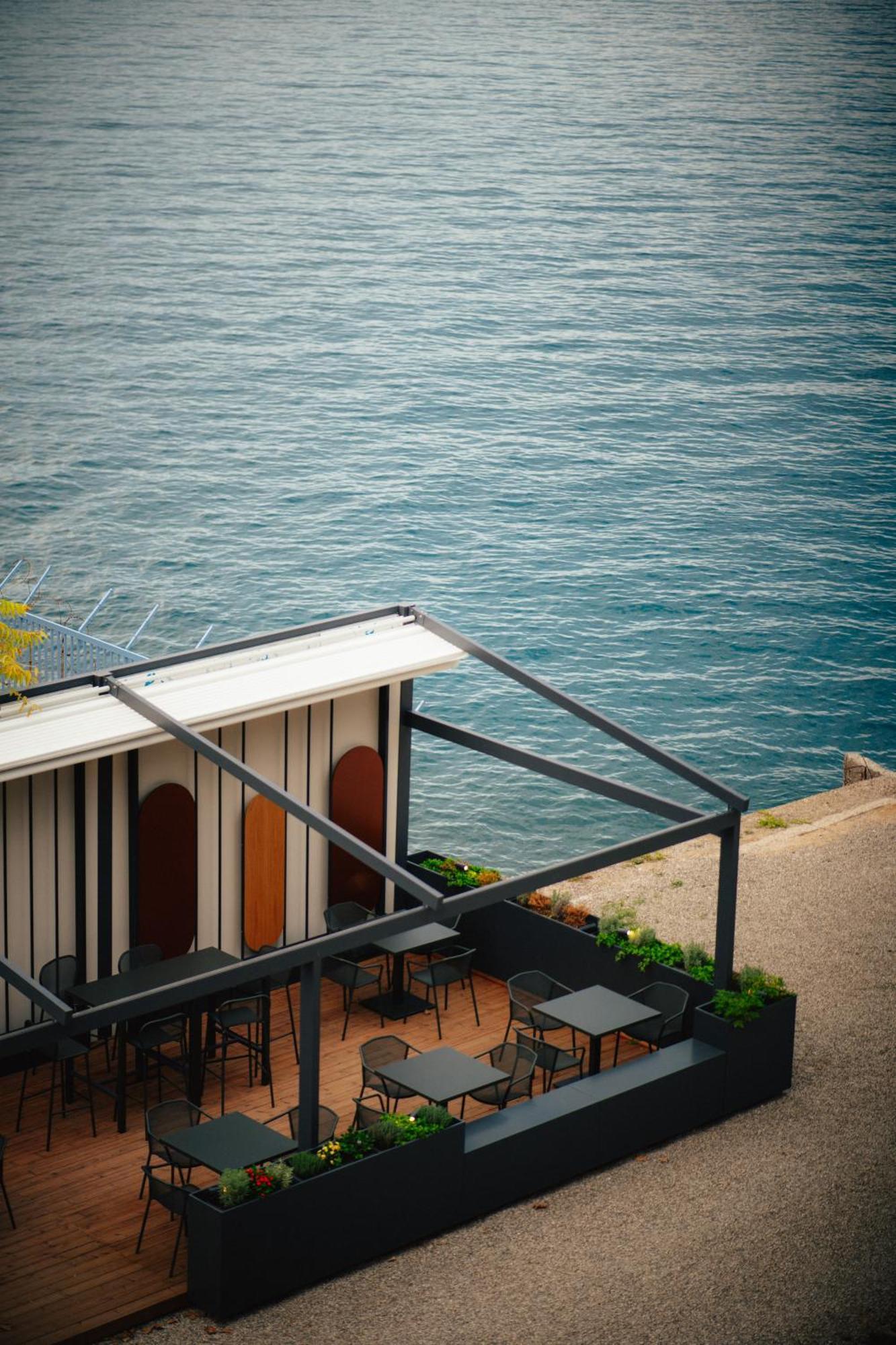 Amario Suites Hotel Aigio Exteriör bild