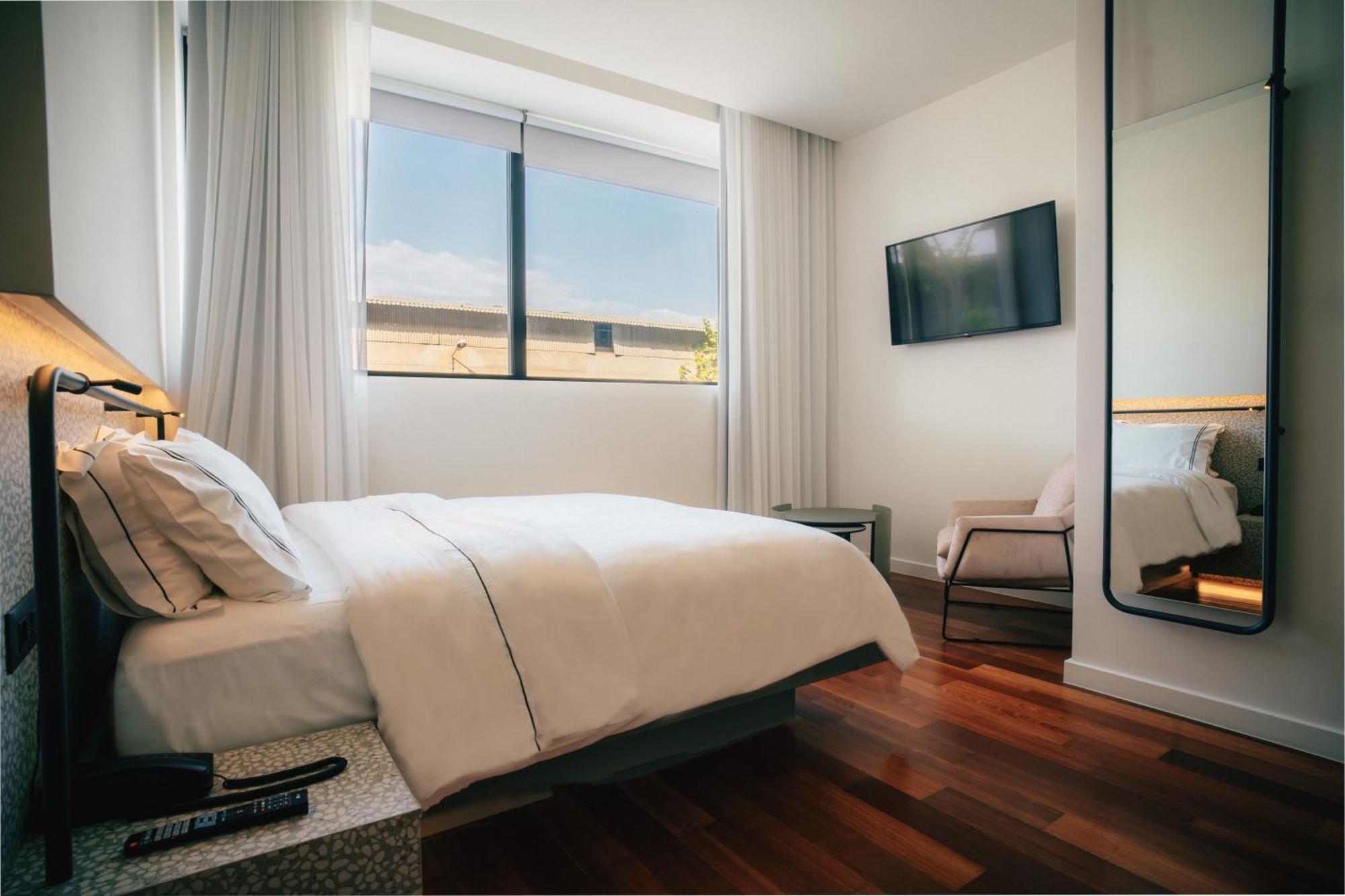 Amario Suites Hotel Aigio Exteriör bild