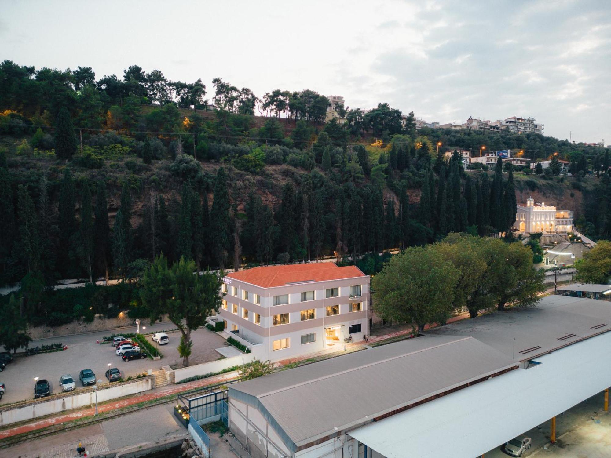 Amario Suites Hotel Aigio Exteriör bild